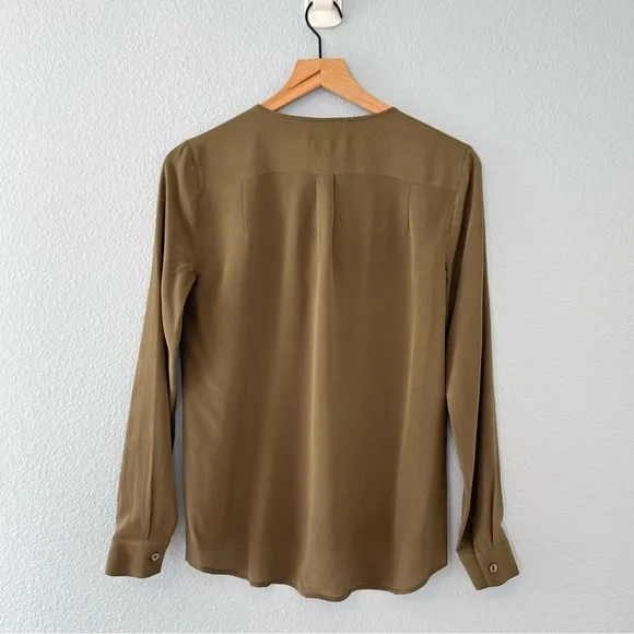 Banana Republic Tunic-Style Silk Blouse - Picture 2 of 2